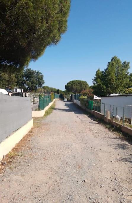 Mobilhome A Frejus A 15 Minute De La Mer Sur Terrain Independant Dış mekan fotoğraf