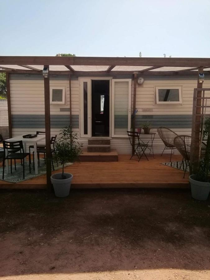 Mobilhome A Frejus A 15 Minute De La Mer Sur Terrain Independant Dış mekan fotoğraf