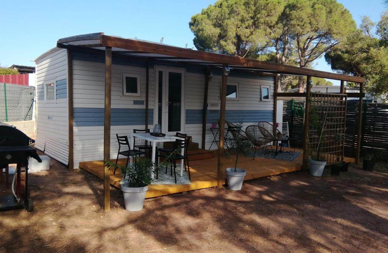 Mobilhome A Frejus A 15 Minute De La Mer Sur Terrain Independant Dış mekan fotoğraf