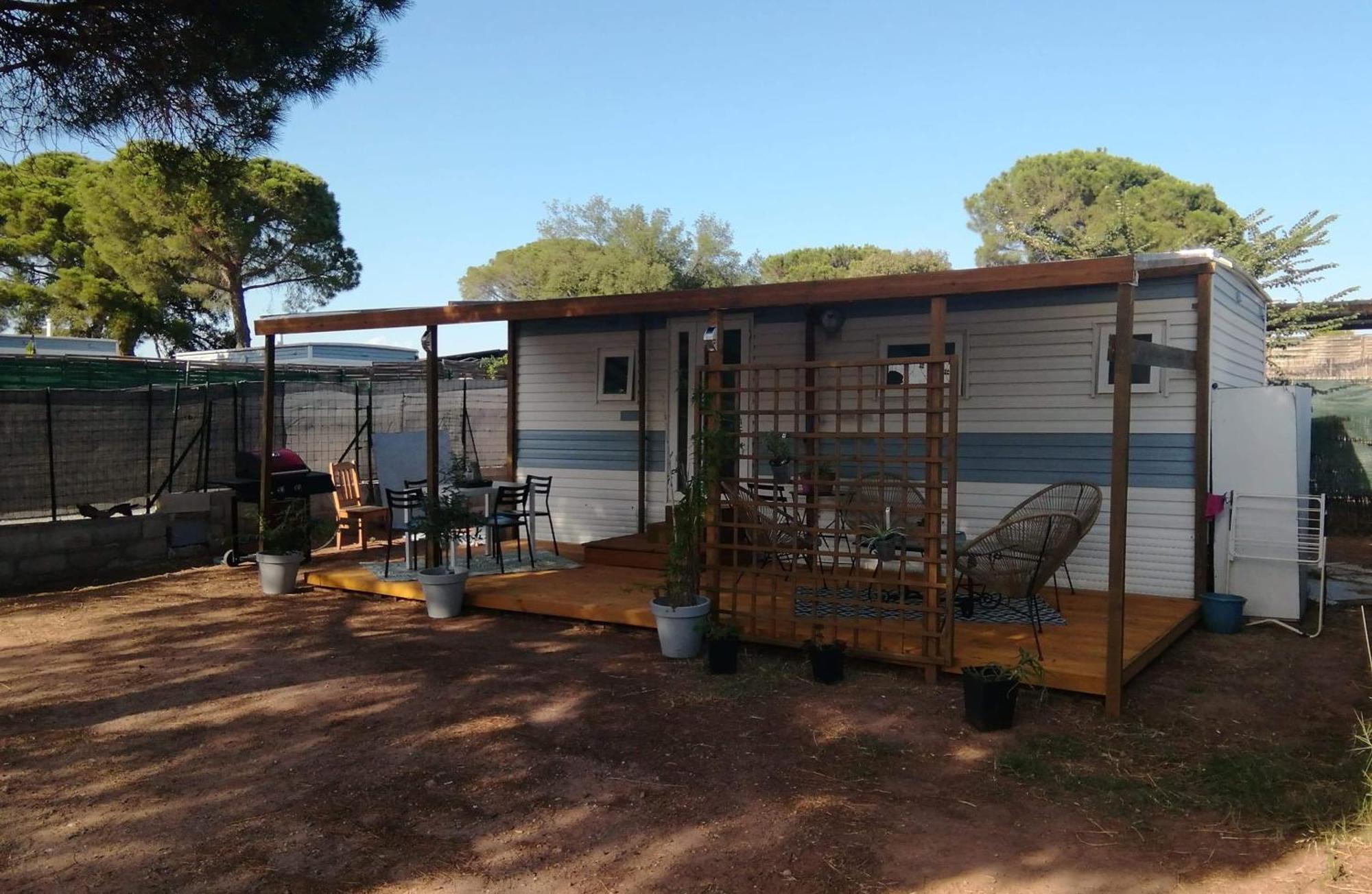 Mobilhome A Frejus A 15 Minute De La Mer Sur Terrain Independant Oda fotoğraf